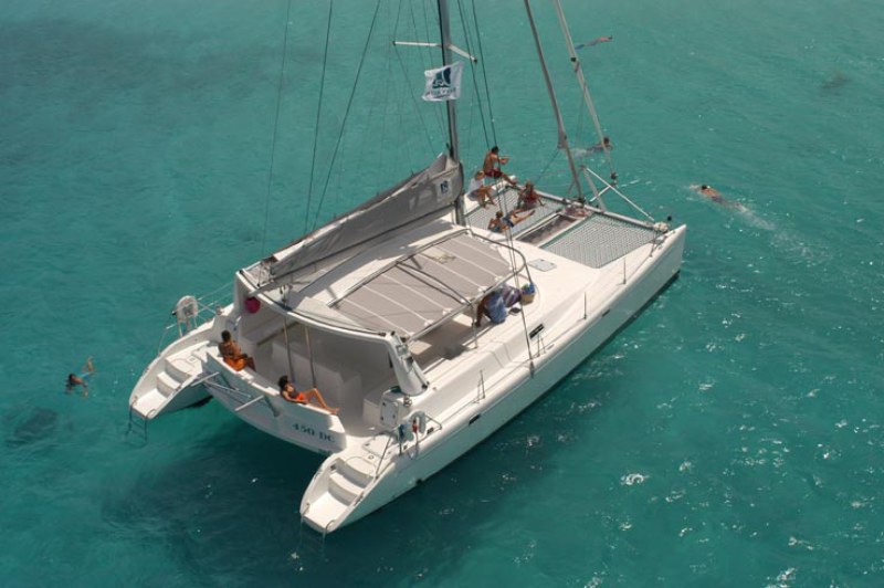 Catamarans SILVER MOON 11, Manufacturer: VOYAGE, Model Year: 2002, Length: 45ft, Model: DC45, Condition: Used, Listing Status: NOT ACTIVE, Price: USD 339000
