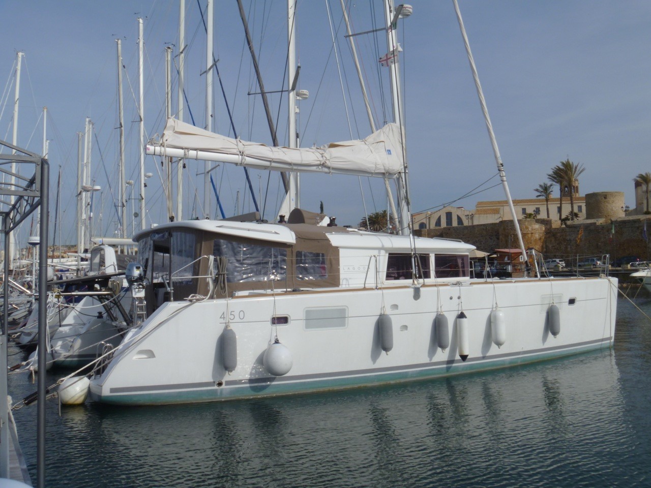 Catamarans TAM, Manufacturer: LAGOON, Model Year: 2013, Length: 45ft, Model: Lagoon 450, Condition: USED, Listing Status: Catamaran for Sale, Price: USD 450000