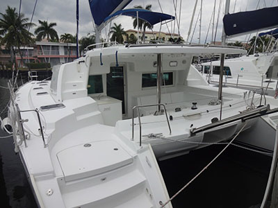 catamaran brokearge house