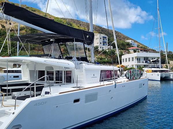 Lagoon 450 4 cabins Catamaran Sailing Vacation