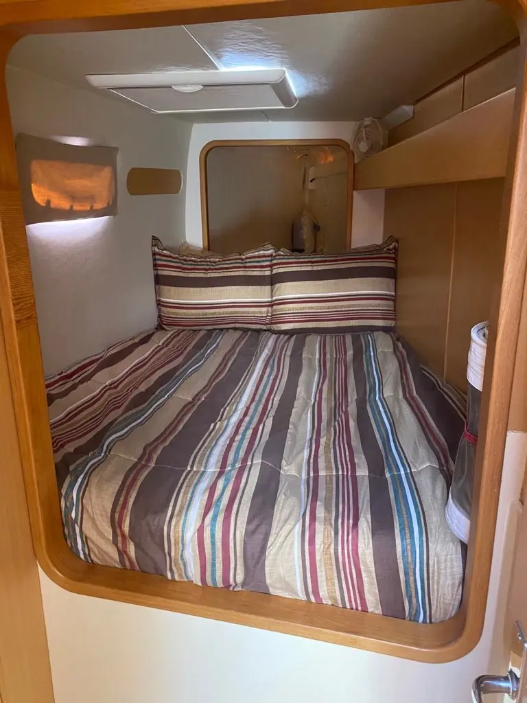 Used Sail Catamaran for Sale 2006 Leopard 40 Layout & Accommodations Image Gallery