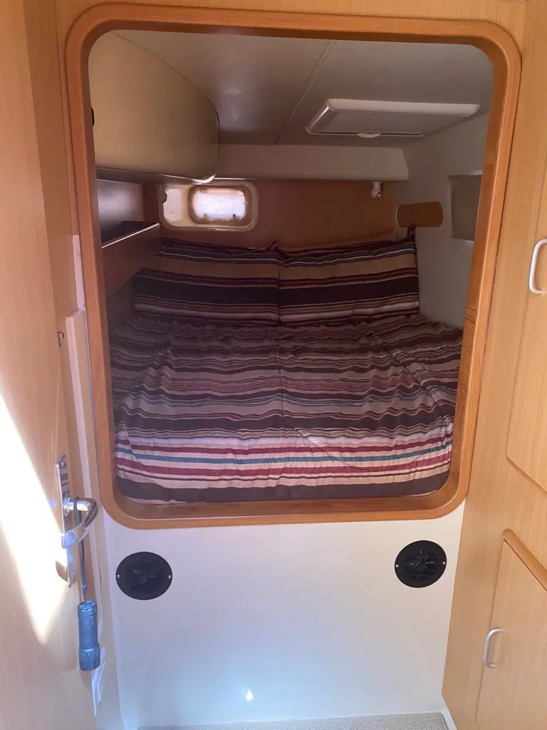 Used Sail Catamaran for Sale 2006 Leopard 40 Layout & Accommodations Image Gallery