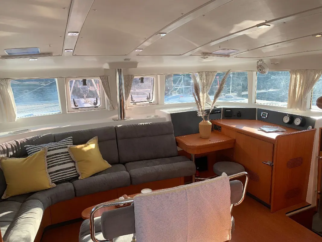 Used Sail Catamaran for Sale 2007 Lagoon 440 Layout & Accommodations Image Gallery