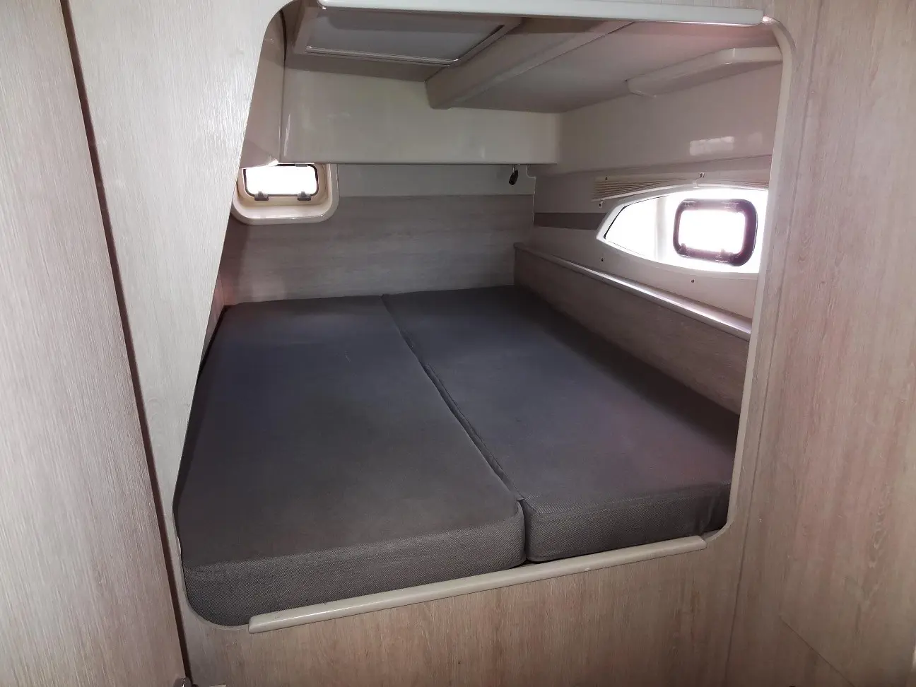 Used Power Catamaran for Sale 2015 Leopard 39 PC Layout & Accommodations Image Gallery
