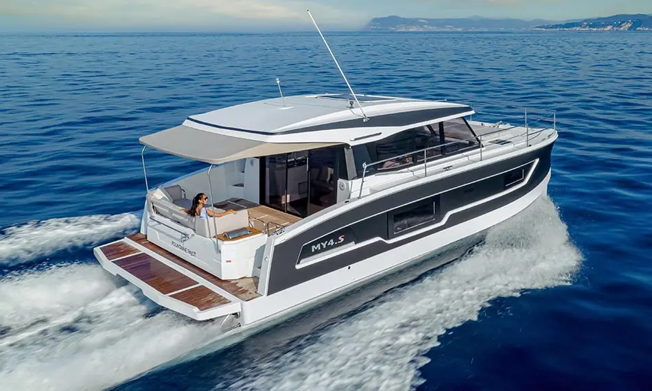 New Power Catamaran for Sale 2025 FP MY 4.S Boat Highlights Image Gallery