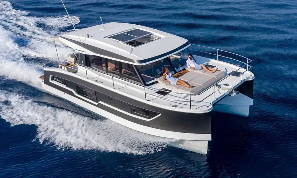 New Power Catamaran for Sale 2025 FP MY 4.S Boat Highlights Image Gallery