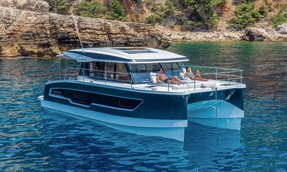 New Power Catamaran for Sale 2025 FP MY 4.S New Power Catamaran for Sale 2025 FP MY 4.S