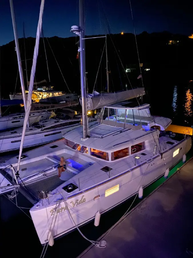 Used Sail Catamaran for Sale 2015 Lagoon 450 Boat Highlights Image Gallery