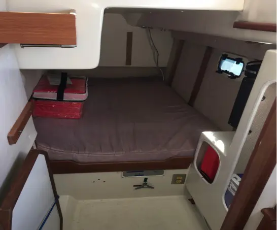Used Sail Catamaran for Sale 1997 Gemini 105M Layout & Accommodations Image Gallery
