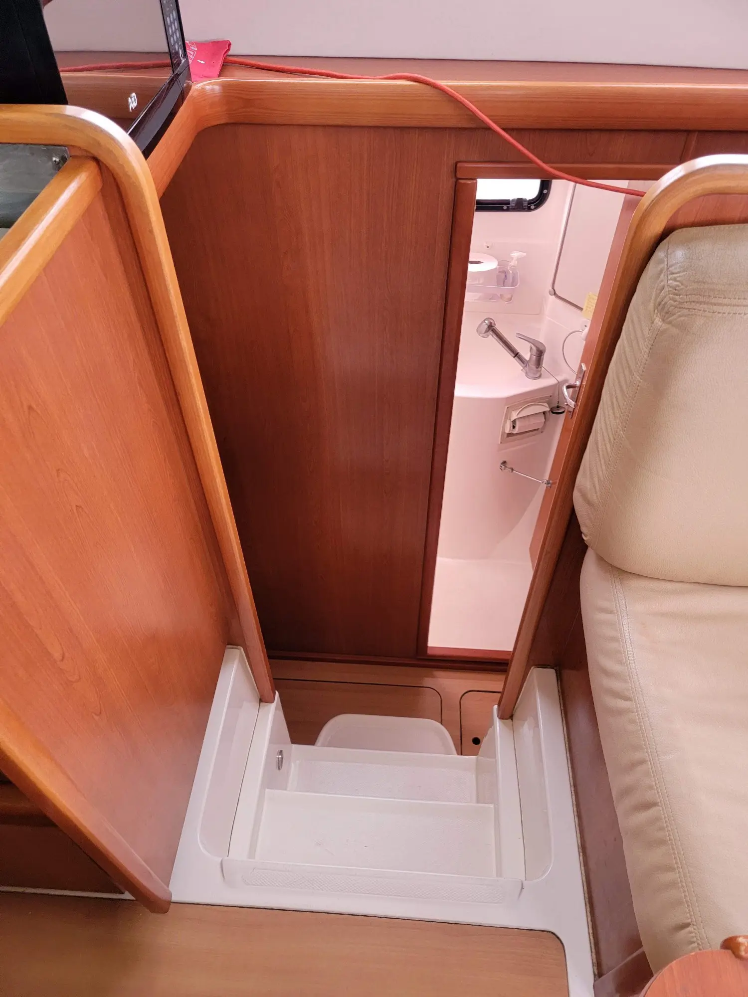 Used Sail Catamaran for Sale 2012 Leopard 39 PC Layout & Accommodations Image Gallery