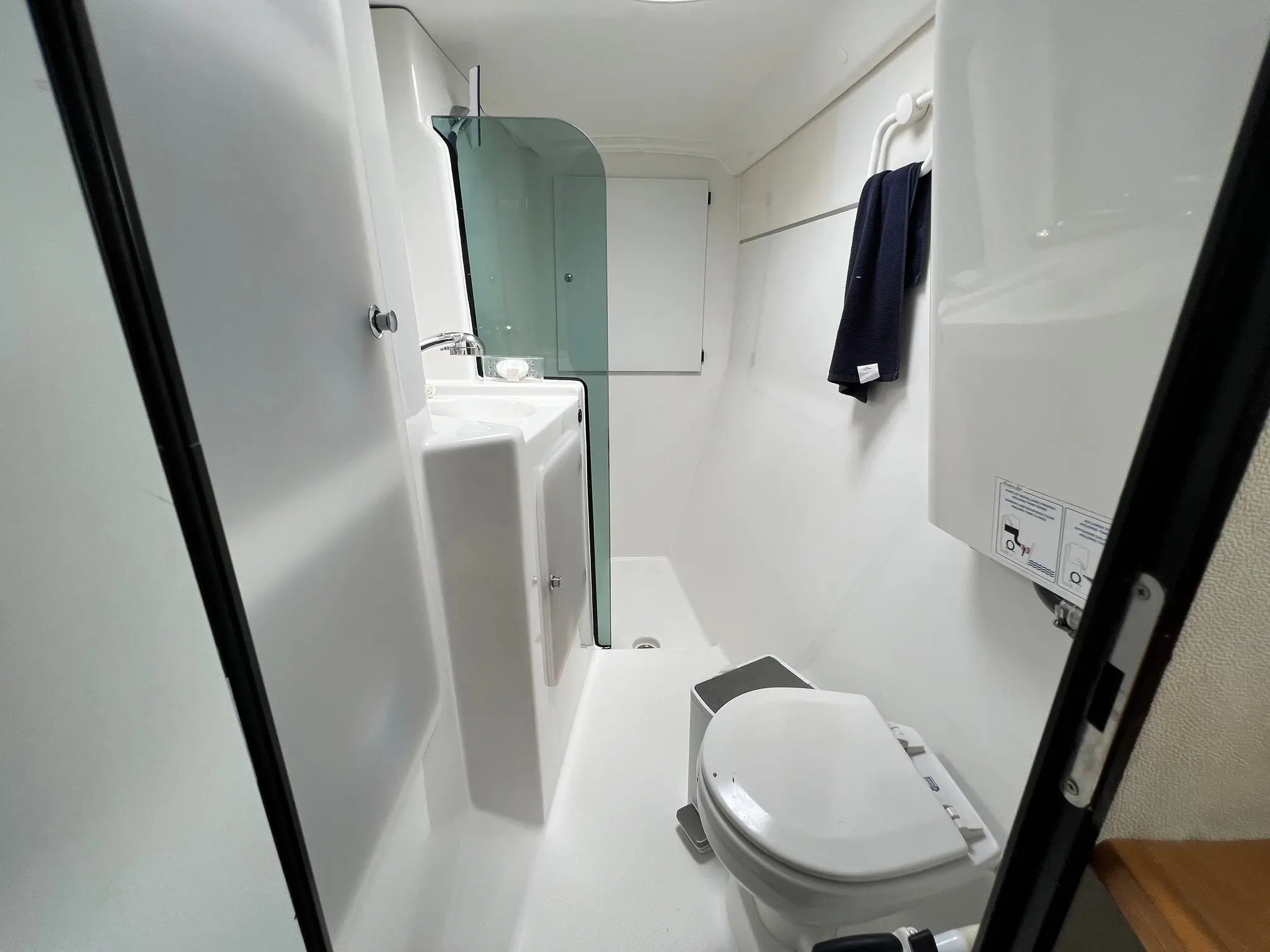 Used Sail Catamaran for Sale 2008 Fountaine Pajot Lavezzi 40 Layout & Accommodations Image Gallery