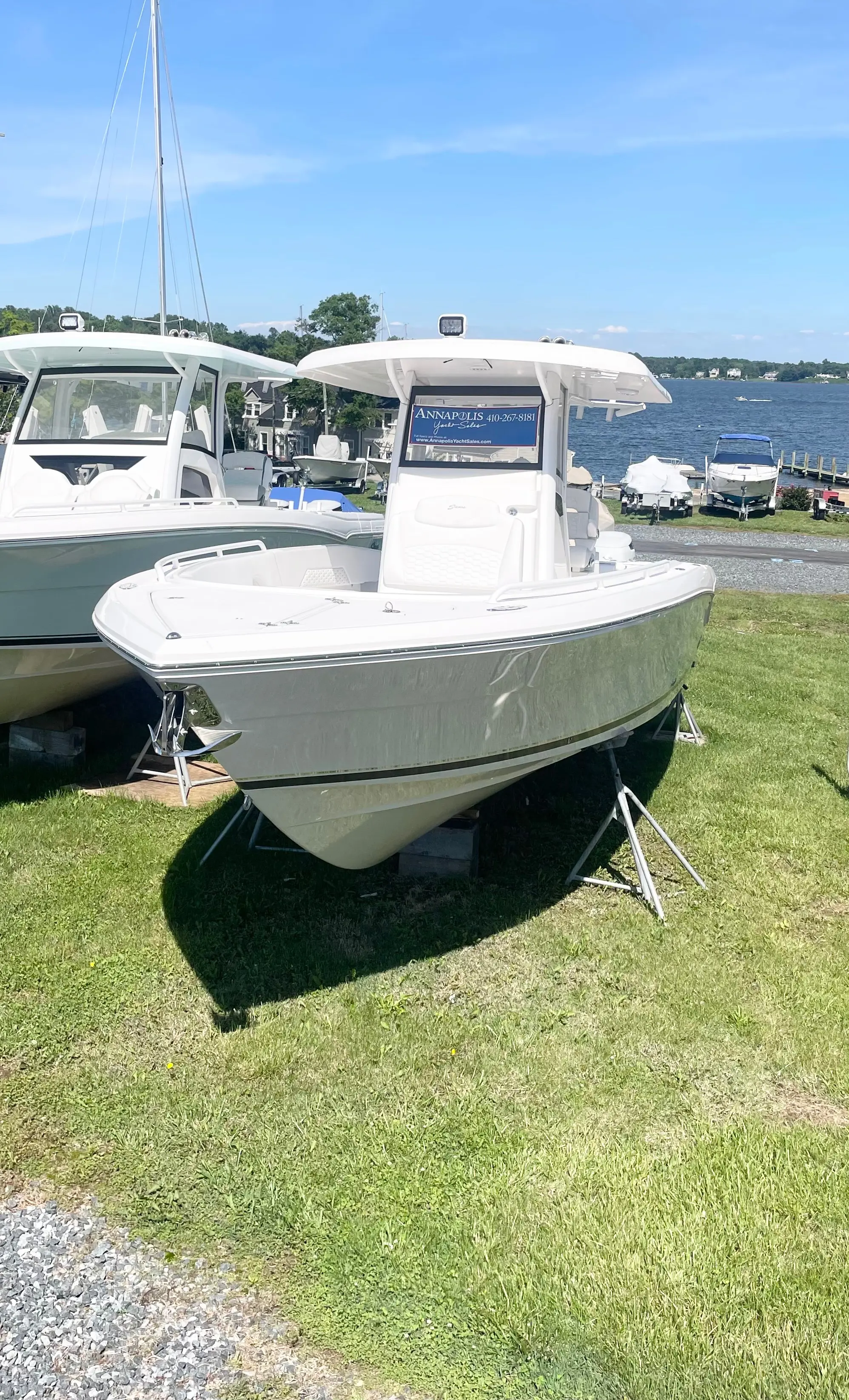 Dealer Demo Power Center Console for Sale 2022 Stamas Aventura 31T Dealer Demo Power Center Console for Sale 2022 Stamas Aventura 31T