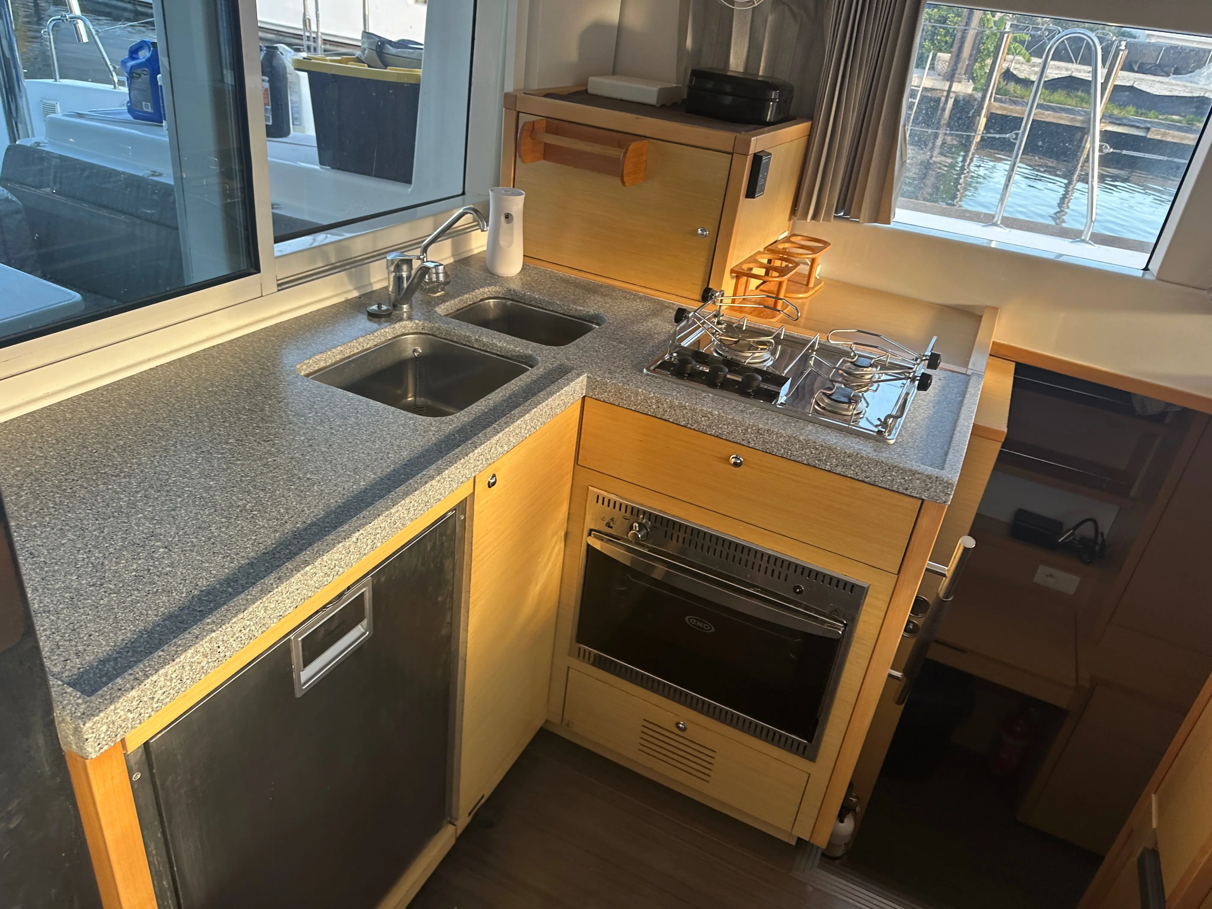 Sold Catamaran 2014 Lagoon 39 Image Gallery
