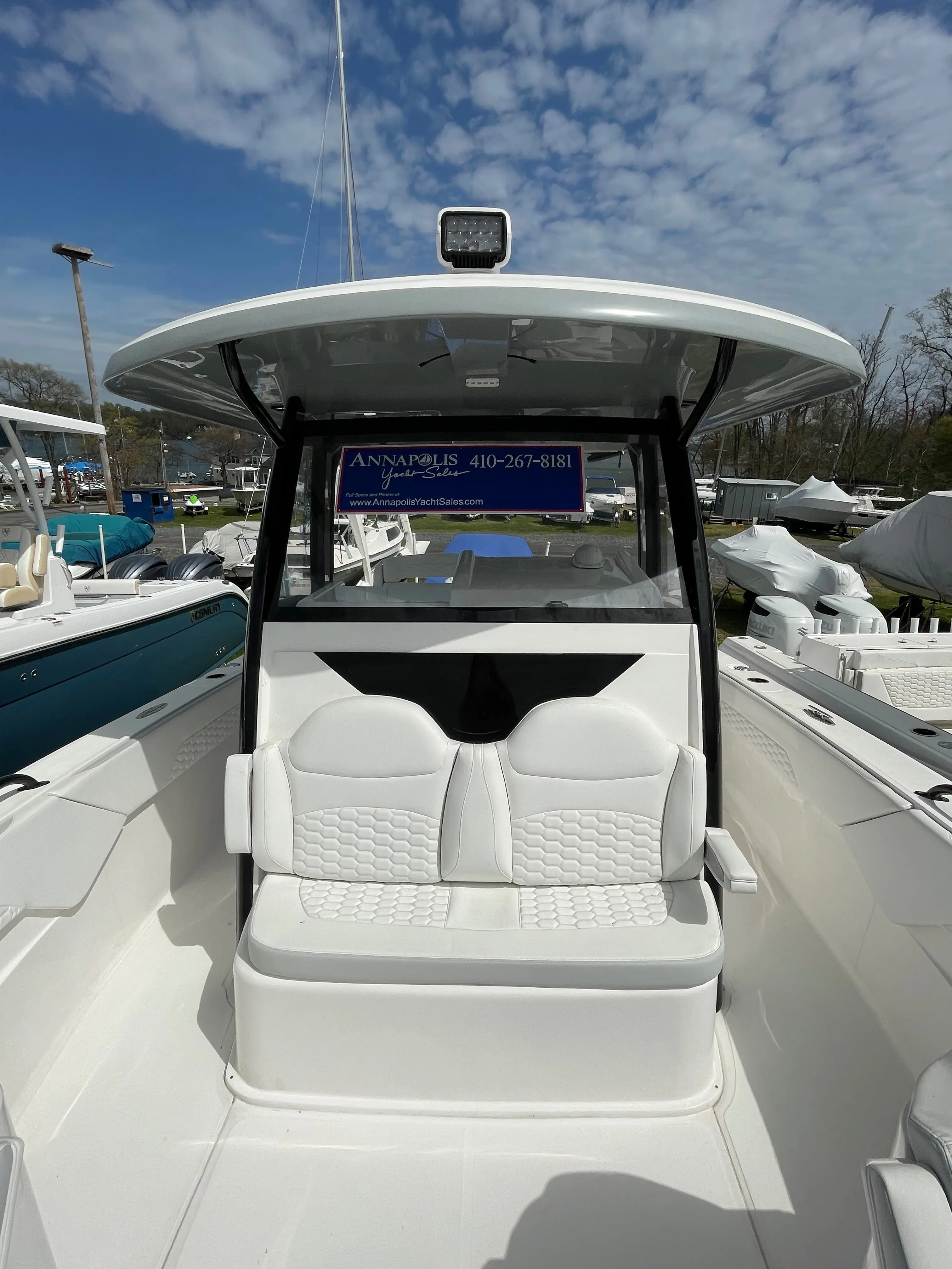 Dealer Demo Power Center Console for Sale 2022 Stamas Aventura 33T Additional Information Image Gallery