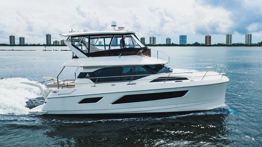 Used Power for Sale Aquila 44 Used Power for Sale Aquila 44