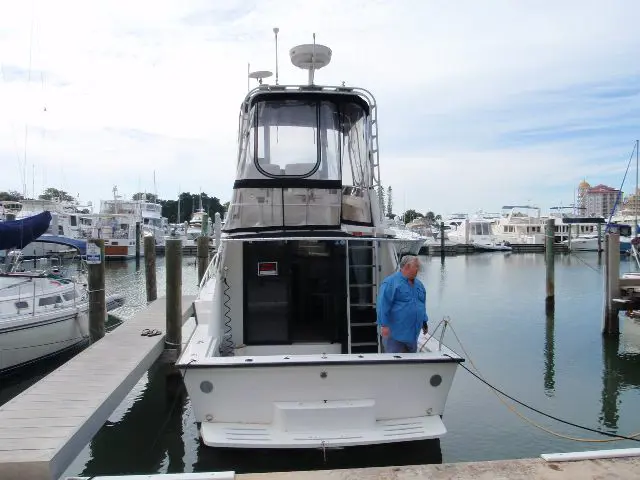 Used Power Monohull for Sale 1993 Flybridge Sedan  Boat Highlights Image Gallery