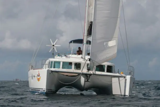 VALHALLA Sail Lagoon 440