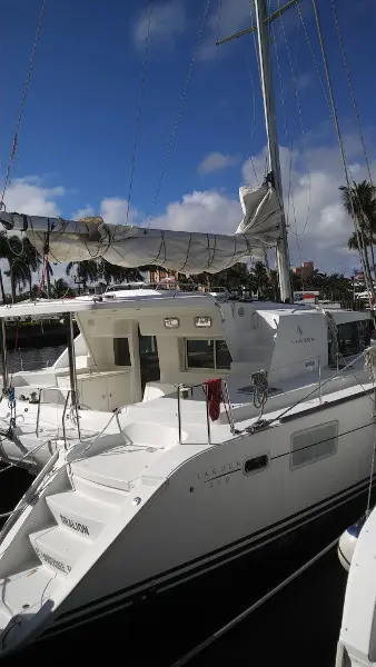 Used Sail Catamaran for Sale 2005 Lagoon 440 Used Sail Catamaran for Sale 2005 Lagoon 440