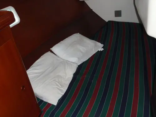 Used Sail Monohull for Sale 2002 Beneteau 361 Layout & Accommodations Image Gallery