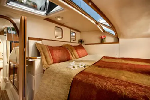 Used Sail Catamaran for Sale 2010 Gemini 105Mc Layout & Accommodations Image Gallery