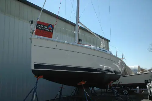 Used Sail Monohull for Sale 2013 Hunter 27 Boat Highlights Image Gallery