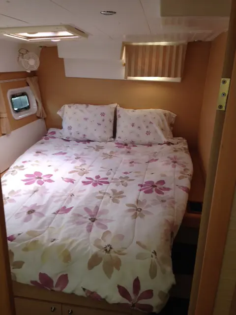 Used Sail Catamaran for Sale 2008 Lagoon 420 Layout & Accommodations Image Gallery