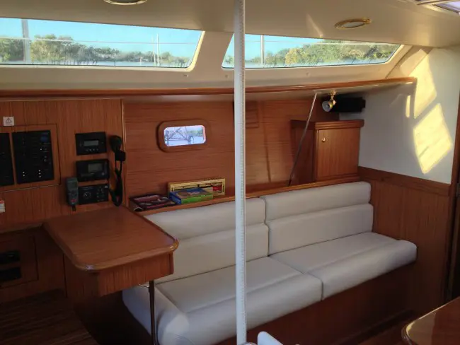 New Sail Monohull for Sale 2014 Hunter 37 Layout & Accommodations Image Gallery