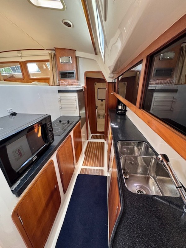 Used Power Catamaran for sale 2010 CRUISER CATS Havana 38 Image Gallery