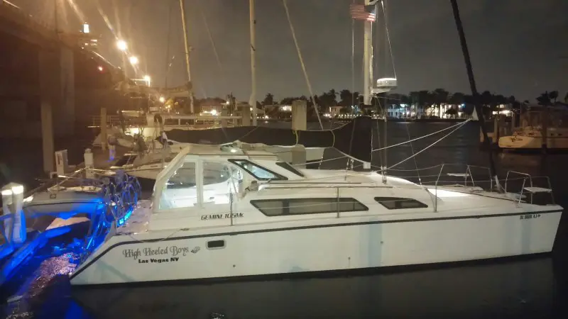 Used Sail Catamaran for Sale 2001 Gemini 105Mc Boat Highlights Image Gallery