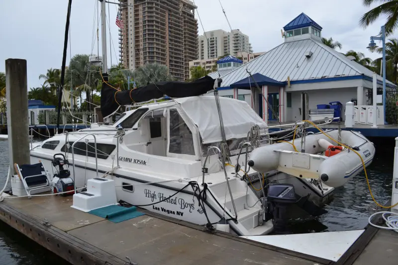 Used Sail Catamaran for Sale 2001 Gemini 105Mc Boat Highlights Image Gallery