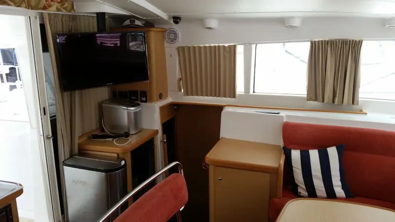 Used Sail Catamaran for Sale 2009 Lagoon 440 Layout & Accommodations Image Gallery
