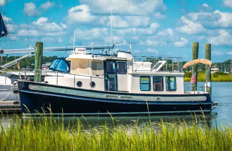 Used Power Monohull for Sale 1999 32 Pilothouse Trawler Used Power Monohull for Sale 1999 32 Pilothouse Trawler