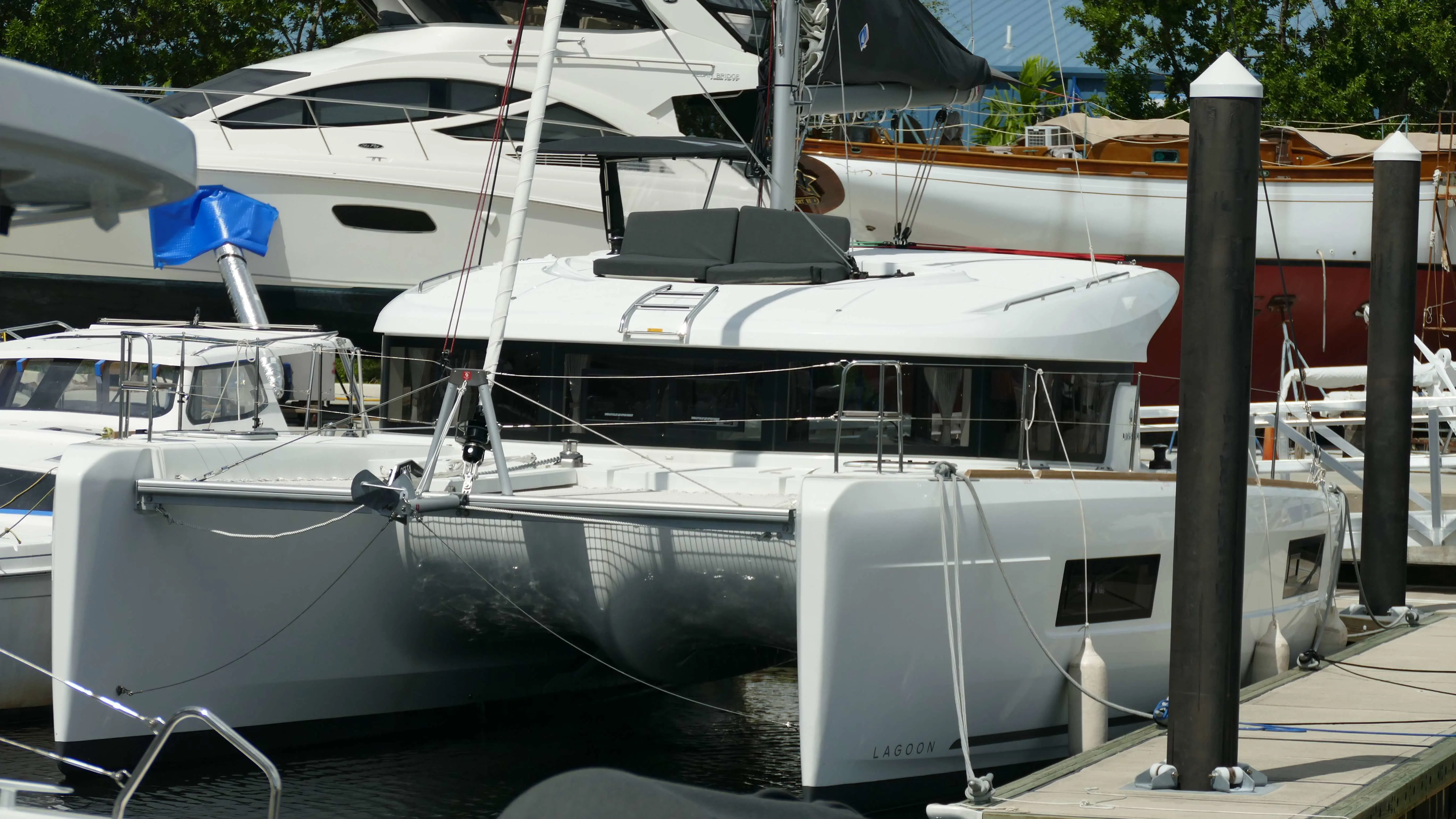 New Sail Catamaran for Sale 2018 Lagoon 40 Boat Highlights Image Gallery