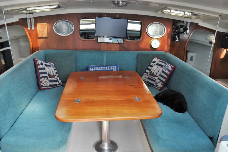 Used Sail Catamaran for Sale 2000 Gemini 105Mc Layout & Accommodations Image Gallery