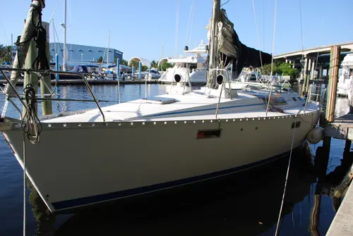 Used Sail Monohull for Sale 1991 Oceanis 390 Owner's Version Boat Highlights Image Gallery