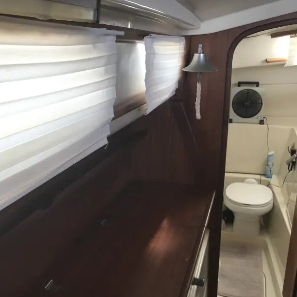 Used Sail Catamaran for Sale 2000 Gemini 105M Layout & Accommodations Image Gallery
