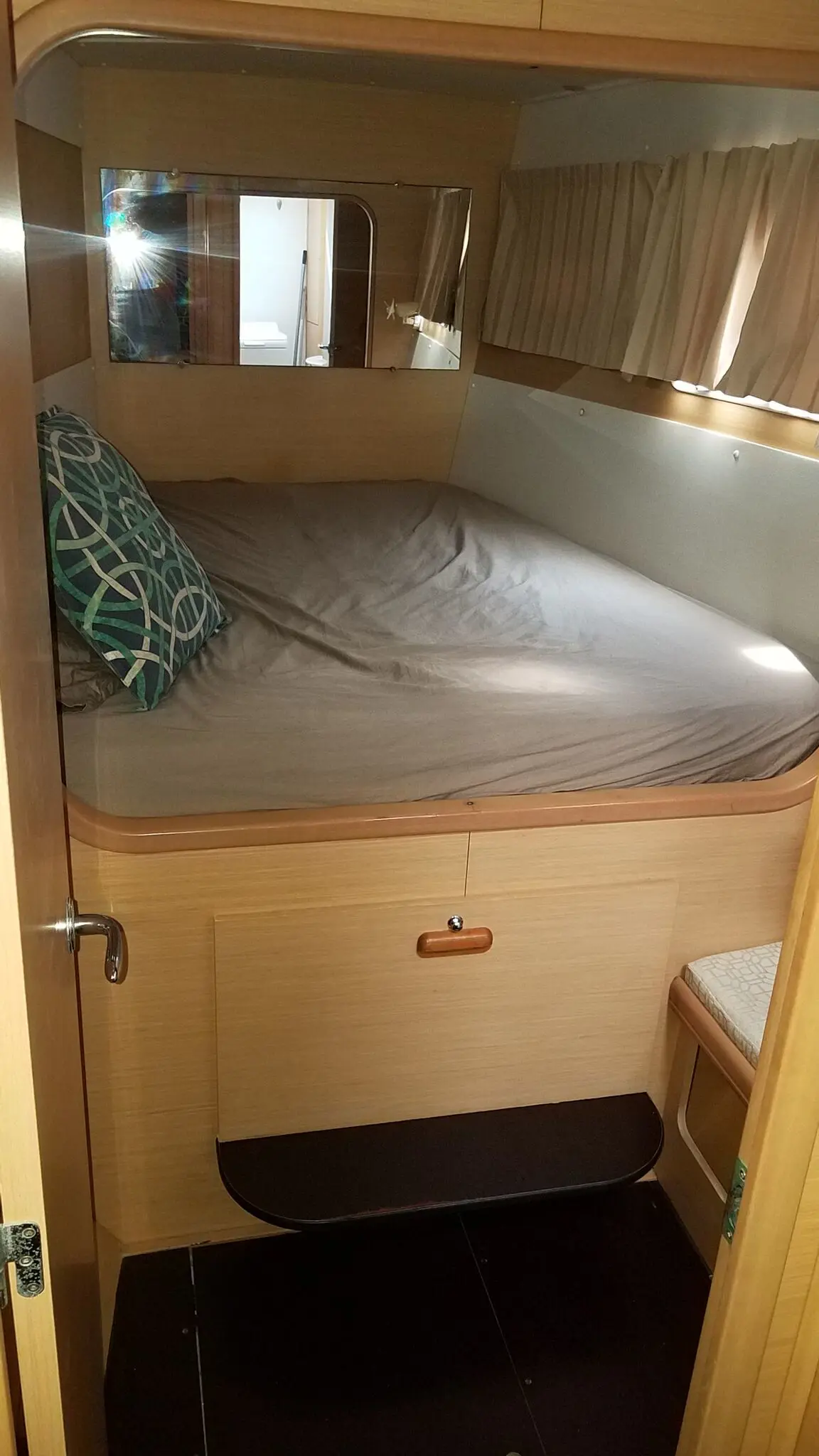 Used Sail Catamaran for Sale 2008 Lagoon 440 Layout & Accommodations Image Gallery