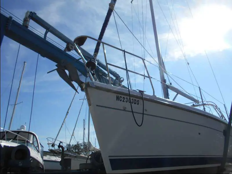 Used Sail Monohull for Sale 2000 Hunter 310 Boat Highlights Image Gallery