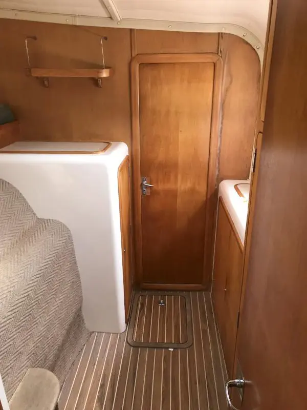 Used Sail Catamaran for Sale 2002 Dean 440 Layout & Accommodations Image Gallery