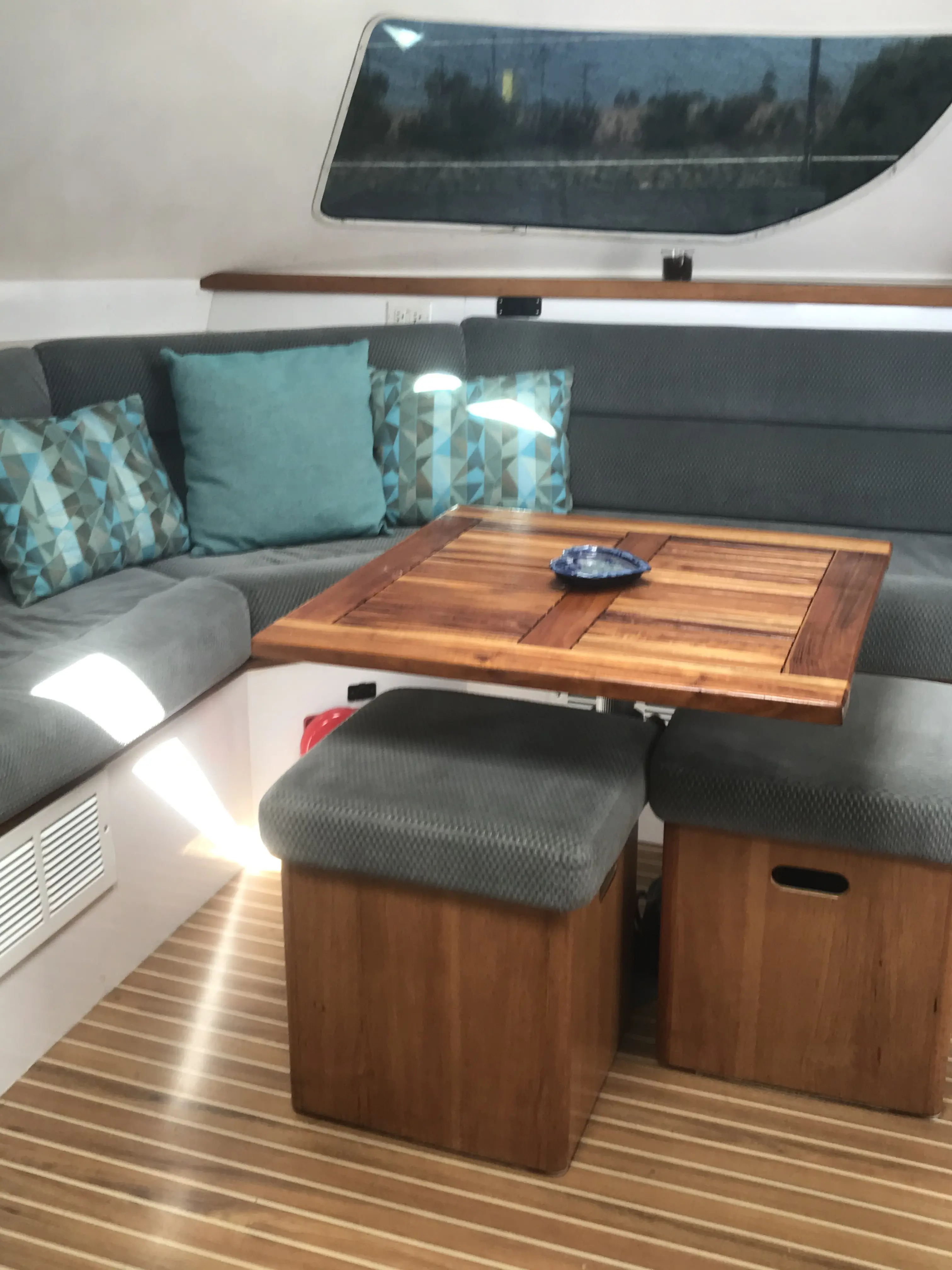 Used Sail Catamaran for Sale 2000 Manta 42 MKI Layout & Accommodations Image Gallery