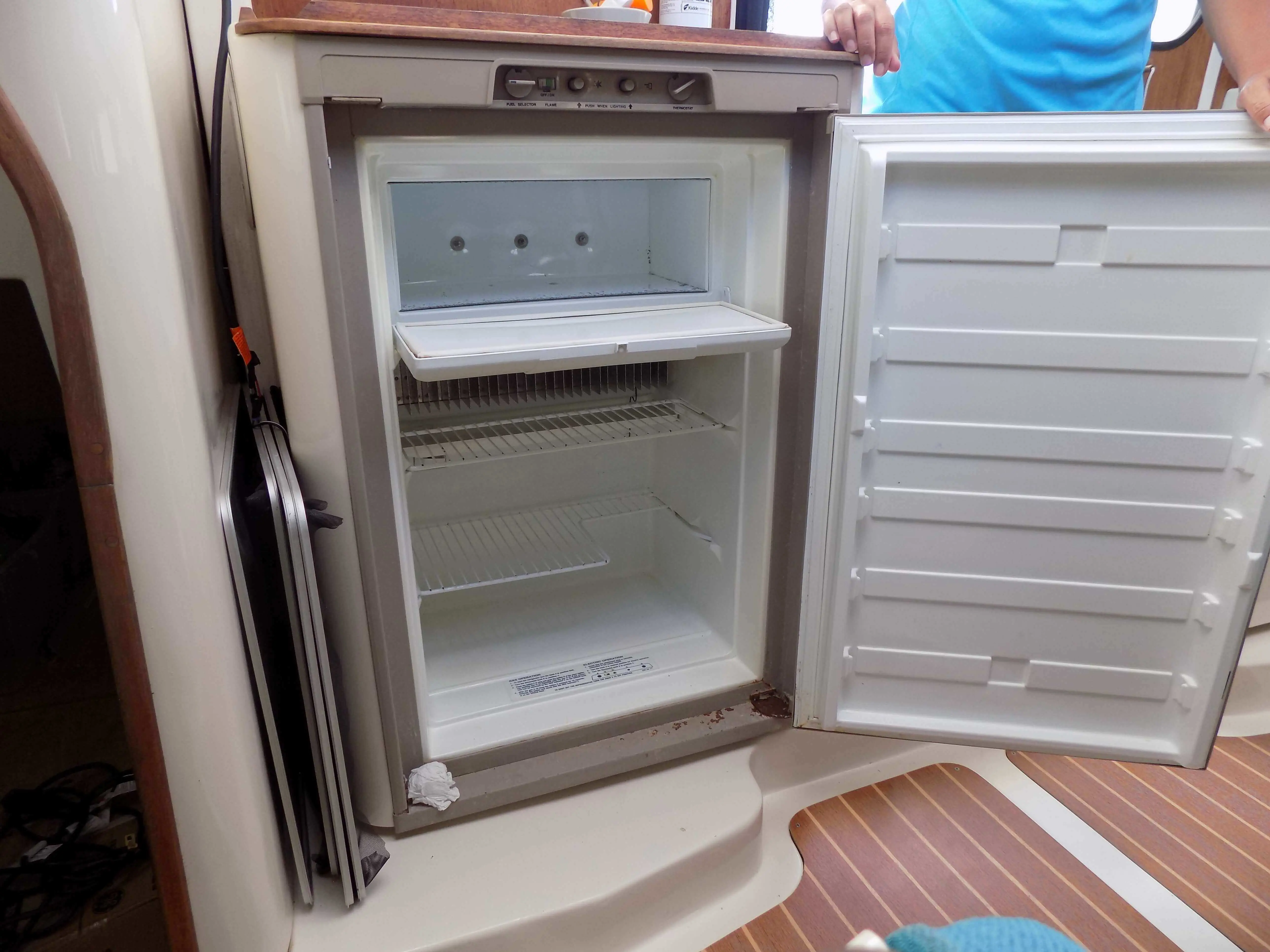Used Sail Catamaran for Sale 2002 Gemini 105Mc Galley Image Gallery