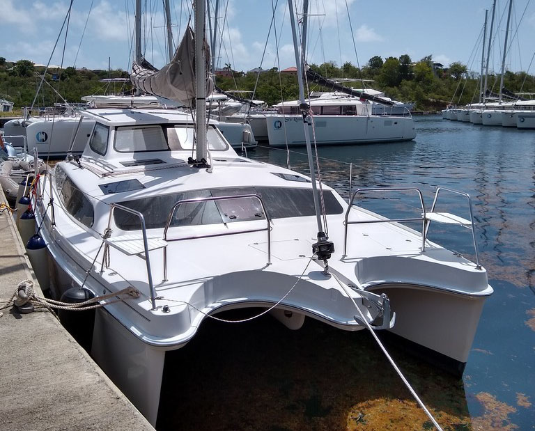 Gemini Legacy 35 3 cabins Catamaran Charter