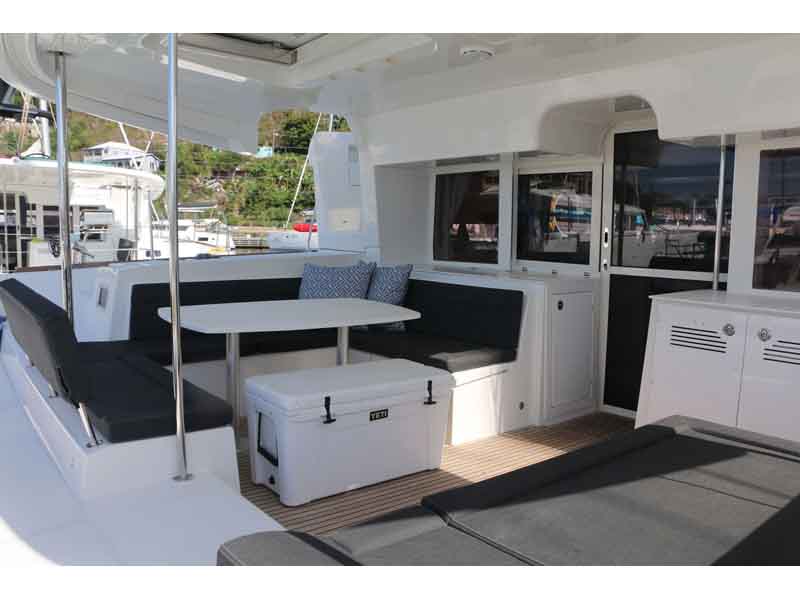 catamaran charter