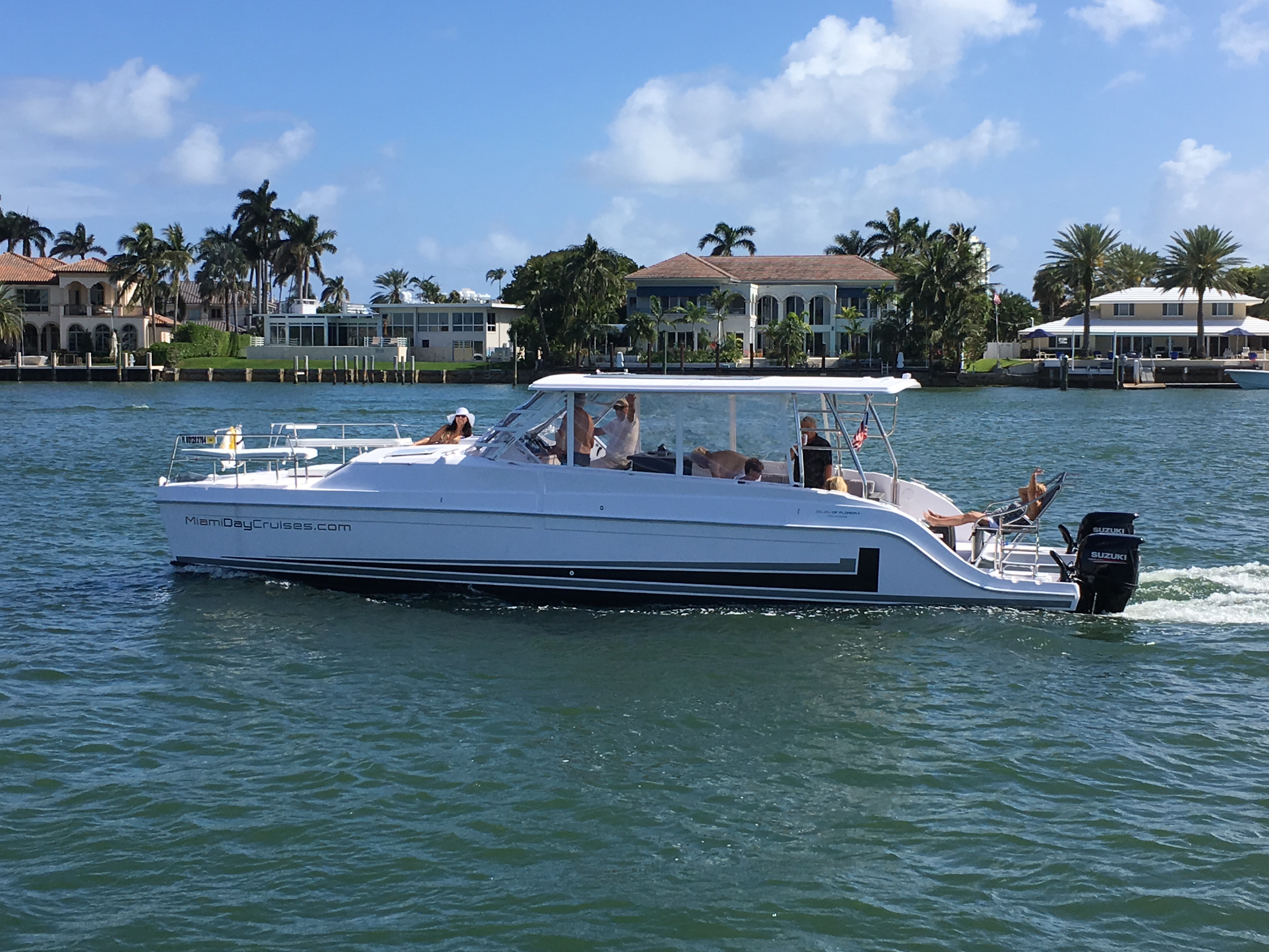 Catamarans suitable for Day Charter:Gemini Elos Marine