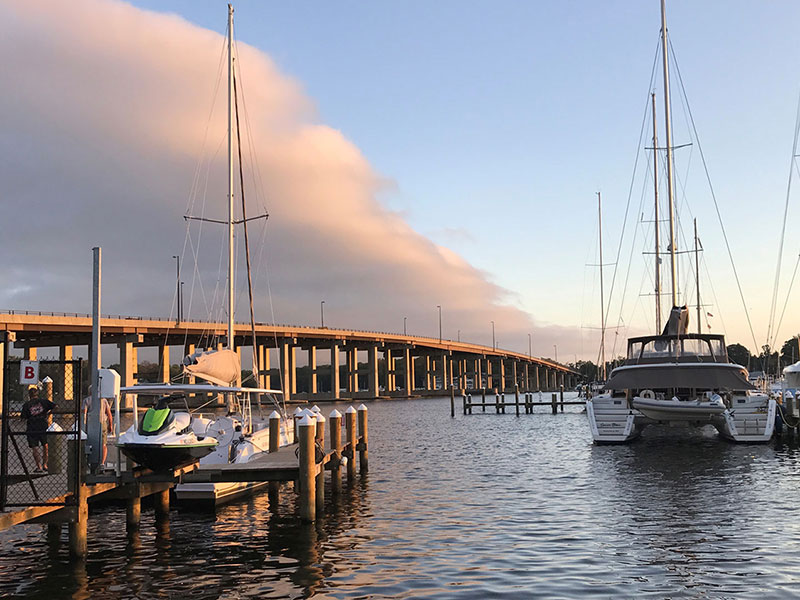 The Catamaran company  - Pier 7 Resort Marina