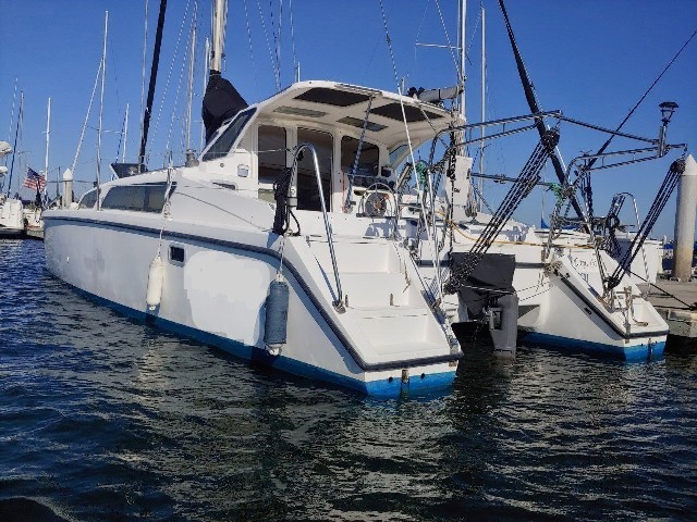 Used Sail Catamaran for Sale 2000 105M Boat Highlights