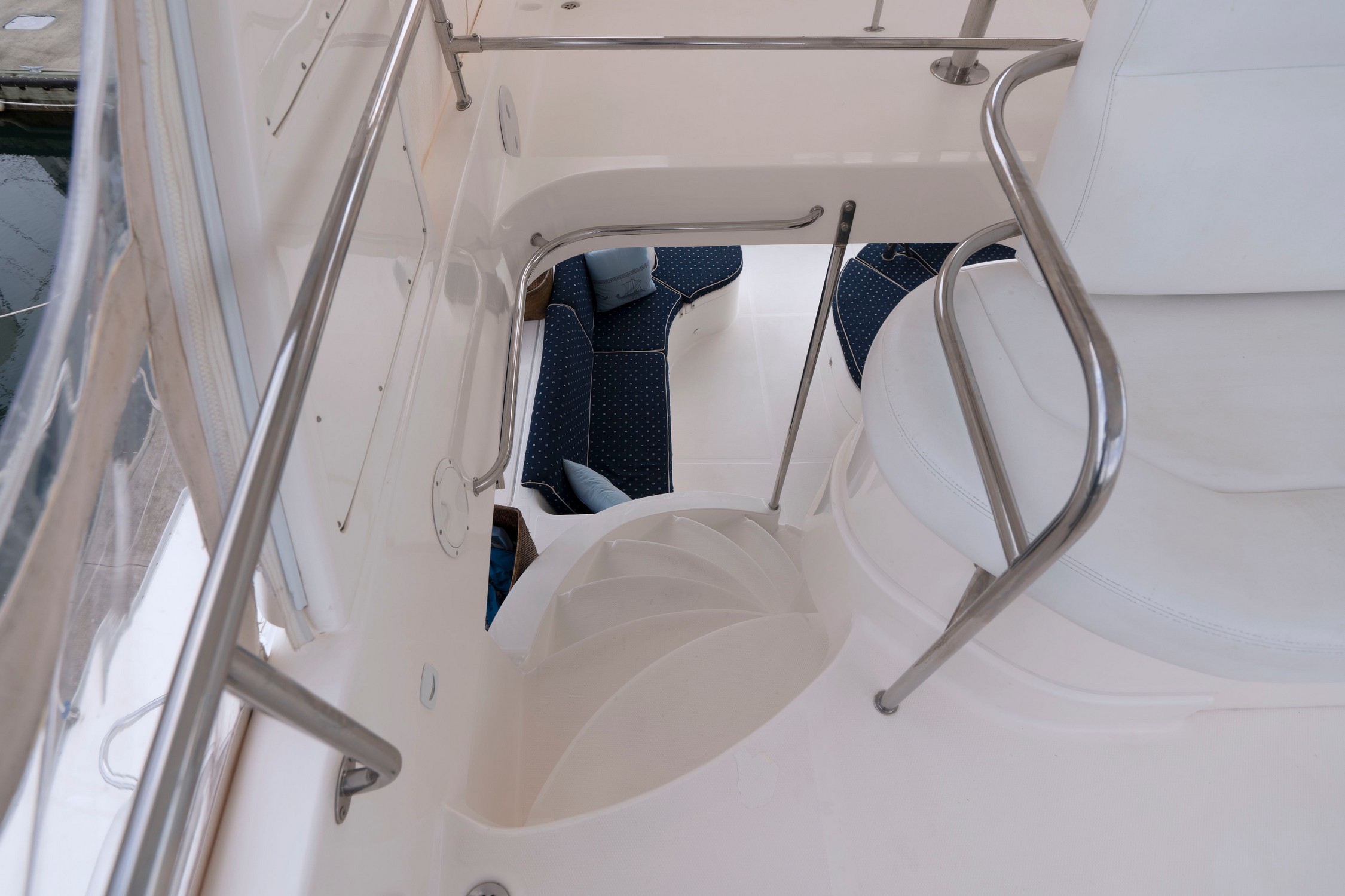 Used Power Catamaran for Sale 2007 Leopard 47 PC  Layout & Accommodations