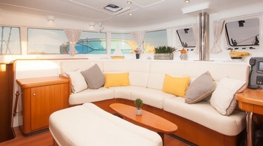 Used Sail Catamaran for Sale 2006 Lagoon 440 Layout & Accommodations