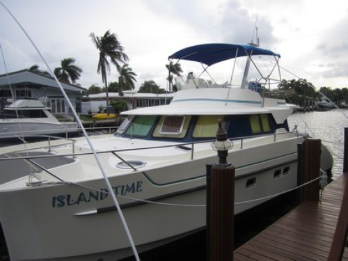 Used Power Catamaran for Sale 1999 Maryland 37 Boat Highlights