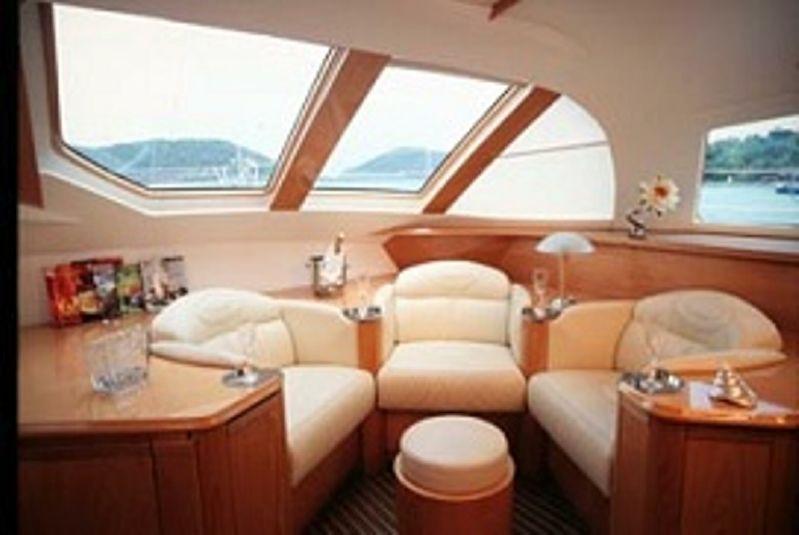 Used Sail Catamaran for Sale 2006 Privilege 585 Layout & Accommodations